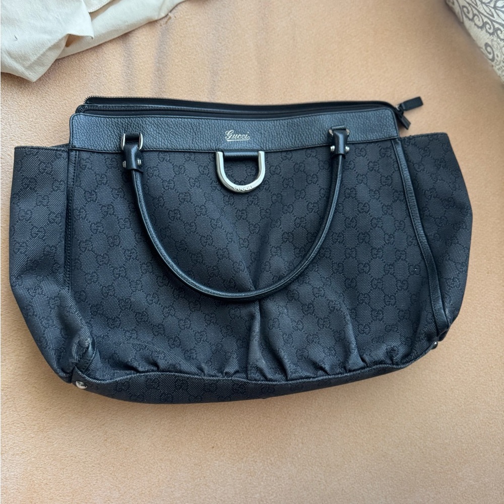 Gucci Black Tote Bag with Structured Design and Leather Handles